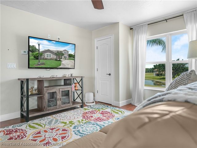 2910 Fairway Lane, Bowling Green, FL 33834