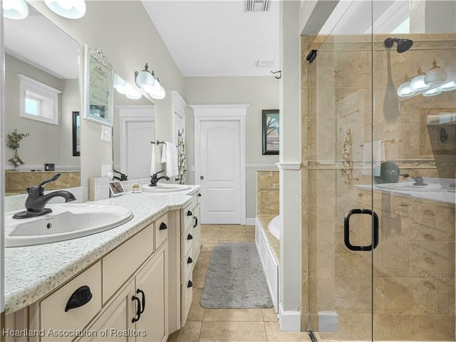 2910 Fairway Lane, Bowling Green, FL 33834