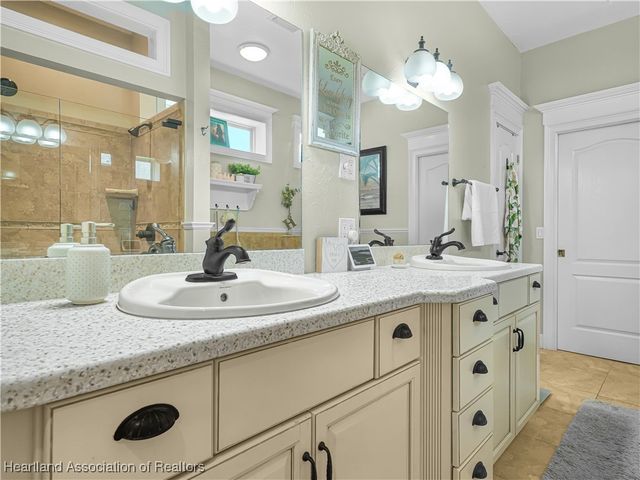 2910 Fairway Lane, Bowling Green, FL 33834