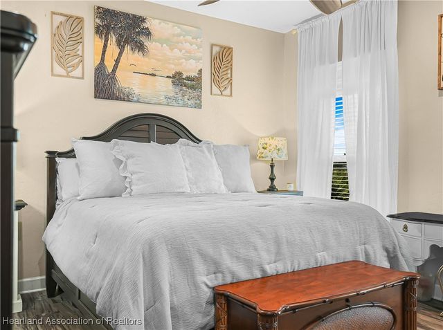 2910 Fairway Lane, Bowling Green, FL 33834