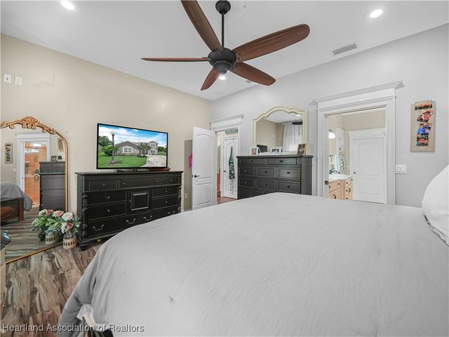 2910 Fairway Lane, Bowling Green, FL 33834