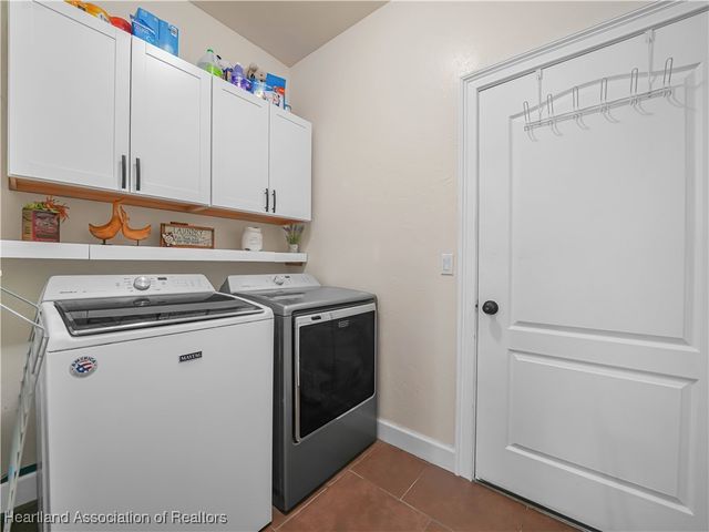 2910 Fairway Lane, Bowling Green, FL 33834