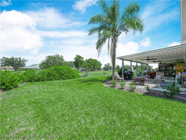 2910 Fairway Lane, Bowling Green, FL 33834