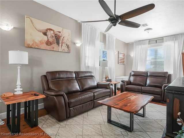 2910 Fairway Lane, Bowling Green, FL 33834