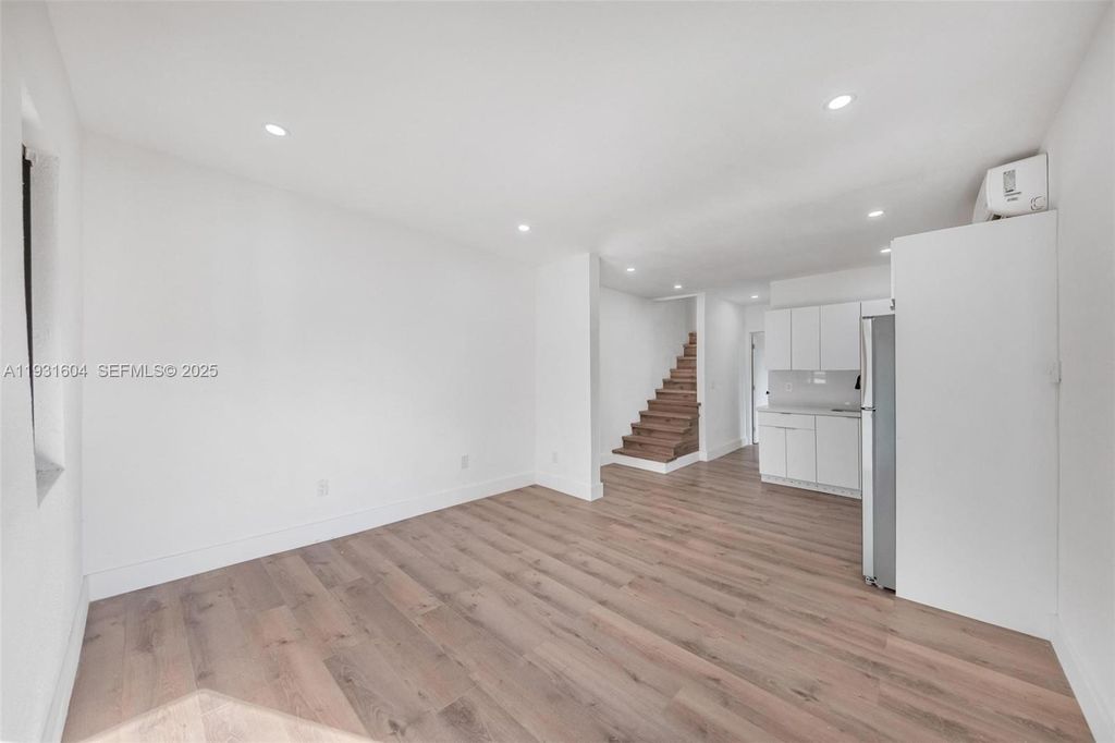 Image 4 of property listing at 6911 NW 4th Ct, Miami, FL 33150