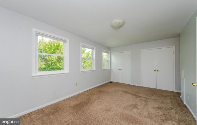 10413 COURTHOUSE DR, Fairfax, VA 22030
