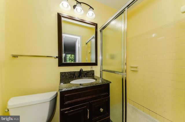 10413 COURTHOUSE DR, Fairfax, VA 22030
