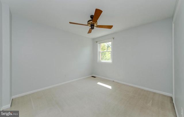 10413 COURTHOUSE DR, Fairfax, VA 22030