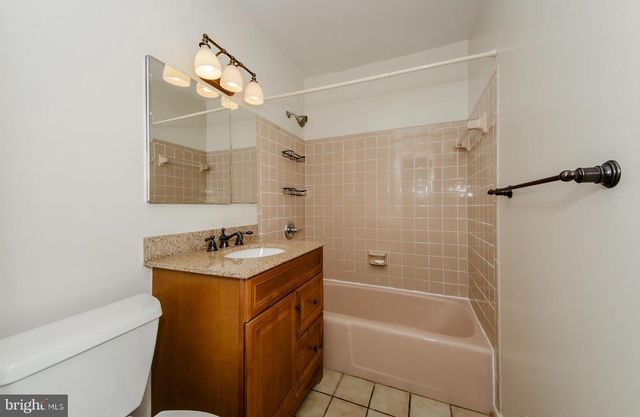10413 COURTHOUSE DR, Fairfax, VA 22030