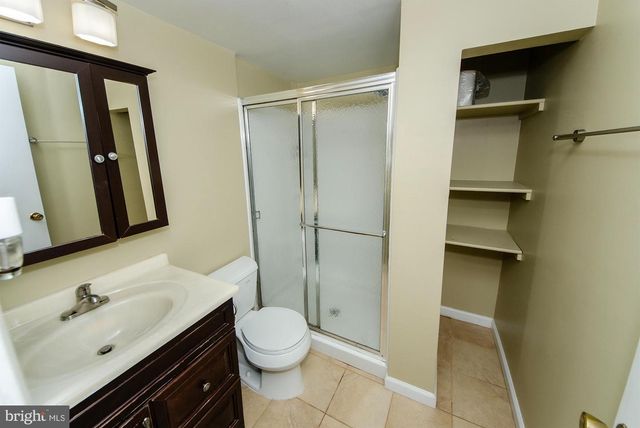 10413 COURTHOUSE DR, Fairfax, VA 22030