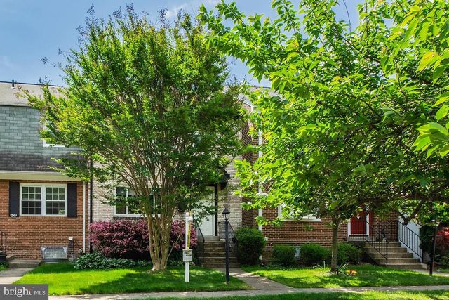 10413 COURTHOUSE DR, Fairfax, VA 22030