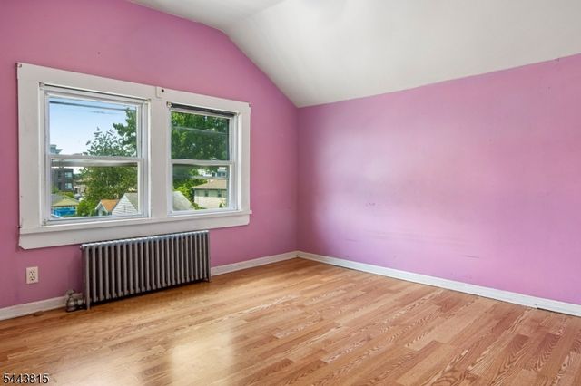 8 Berdan Ave, Fair Lawn Boro, NJ 07410