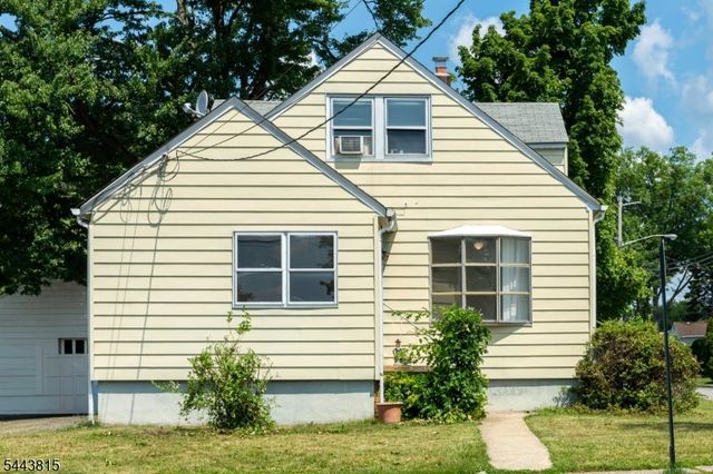 8 Berdan Ave, Fair Lawn Boro, NJ 07410