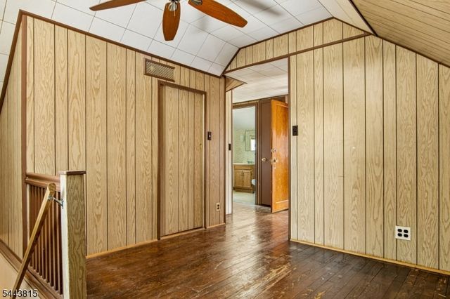 8 Berdan Ave, Fair Lawn Boro, NJ 07410