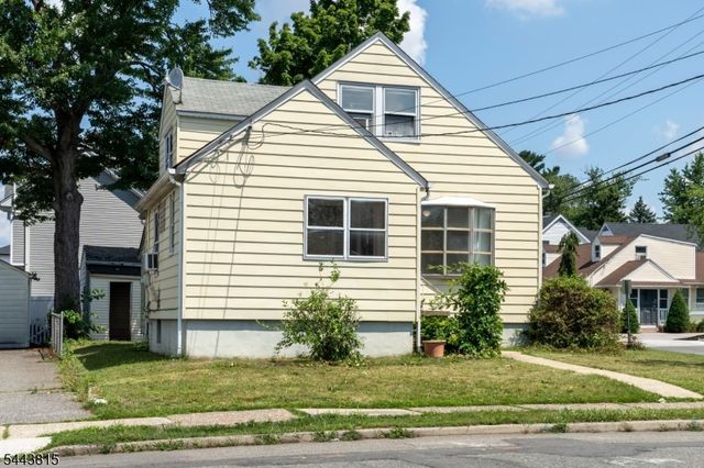 8 Berdan Ave, Fair Lawn Boro, NJ 07410