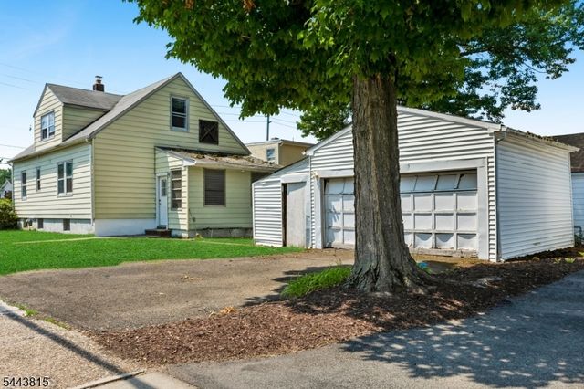 8 Berdan Ave, Fair Lawn Boro, NJ 07410
