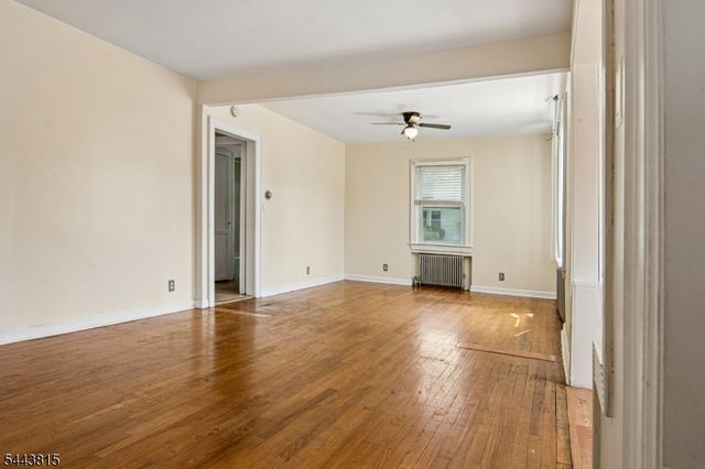 8 Berdan Ave, Fair Lawn Boro, NJ 07410