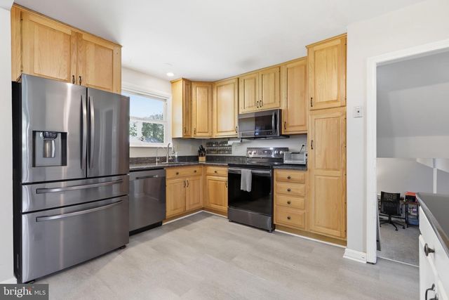 122 DOLLY LN, Chalfont, PA 18914