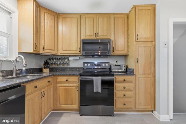 122 DOLLY LN, Chalfont, PA 18914