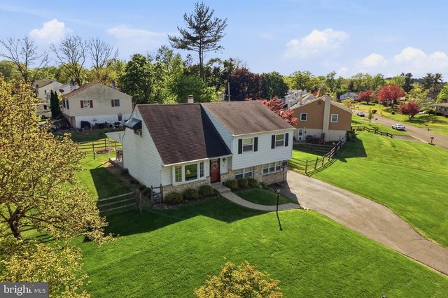 122 DOLLY LN, Chalfont, PA 18914
