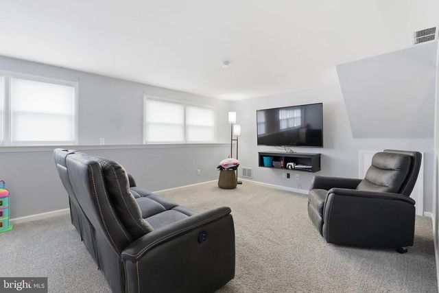 122 DOLLY LN, Chalfont, PA 18914