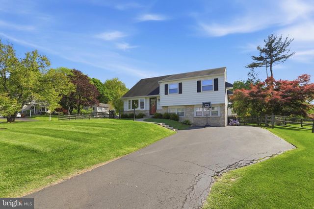 122 DOLLY LN, Chalfont, PA 18914