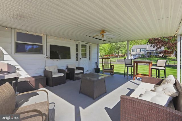 122 DOLLY LN, Chalfont, PA 18914