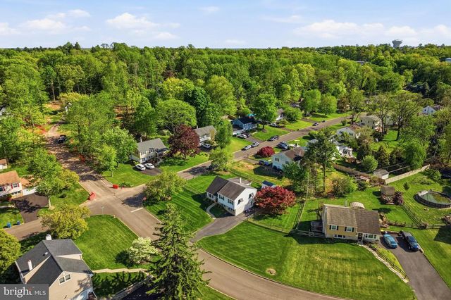 122 DOLLY LN, Chalfont, PA 18914