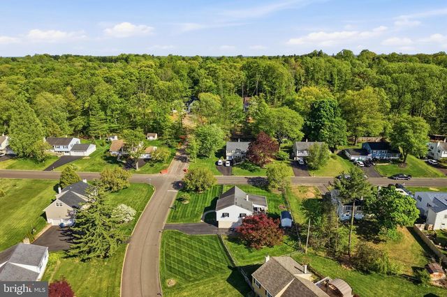 122 DOLLY LN, Chalfont, PA 18914