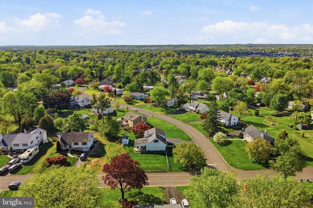 122 DOLLY LN, Chalfont, PA 18914