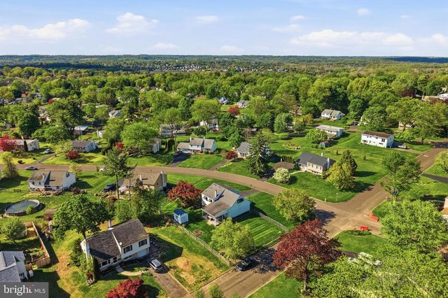 122 DOLLY LN, Chalfont, PA 18914