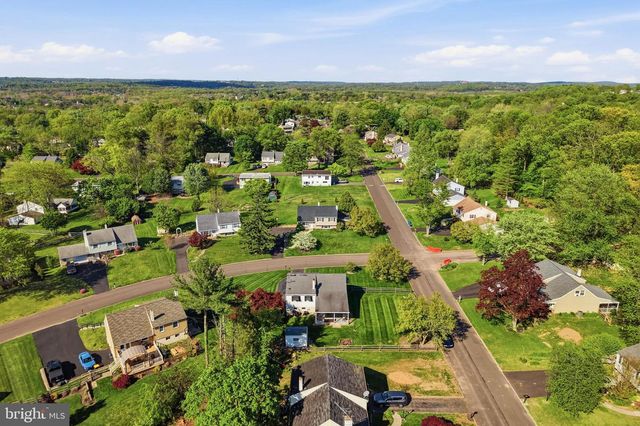 122 DOLLY LN, Chalfont, PA 18914