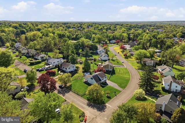122 DOLLY LN, Chalfont, PA 18914