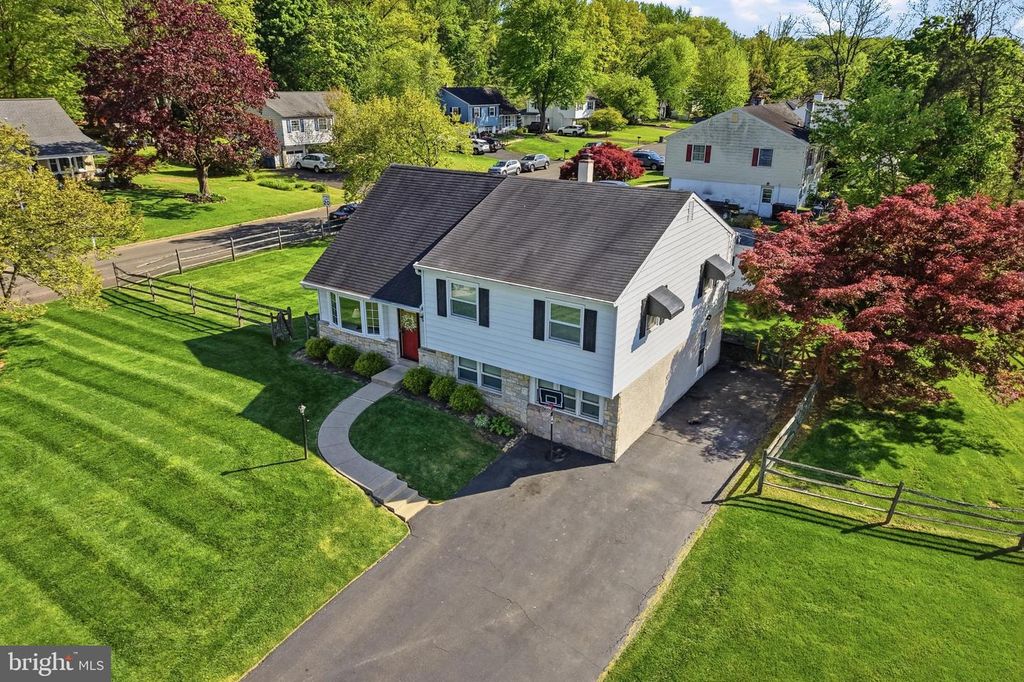 122 DOLLY LN, Chalfont, PA 18914