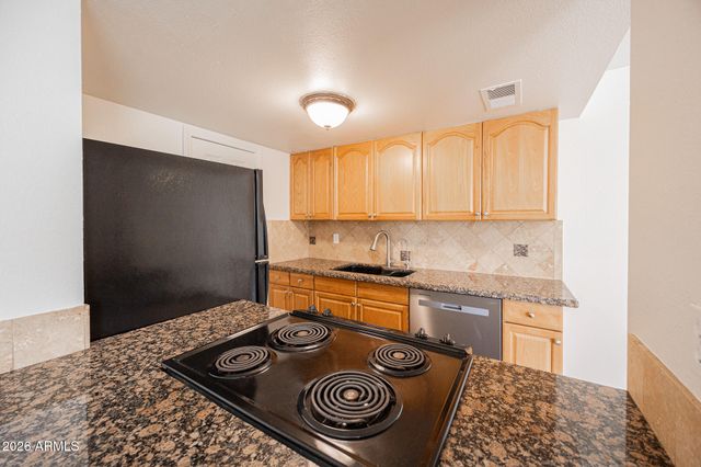 8113 E GLENROSA Avenue, Scottsdale, AZ 85251