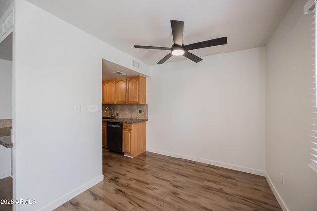 8113 E GLENROSA Avenue, Scottsdale, AZ 85251