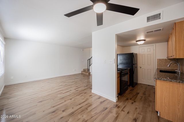 8113 E GLENROSA Avenue, Scottsdale, AZ 85251