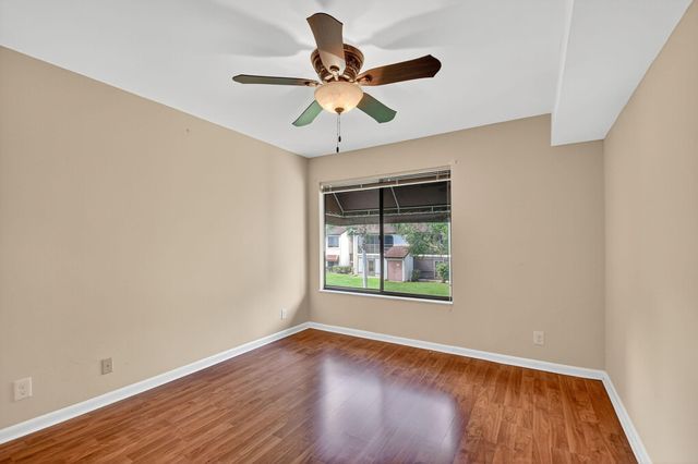 5040 Rose Hill Drive 206, Boynton Beach, FL 33437