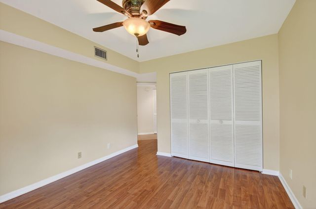 5040 Rose Hill Drive 206, Boynton Beach, FL 33437