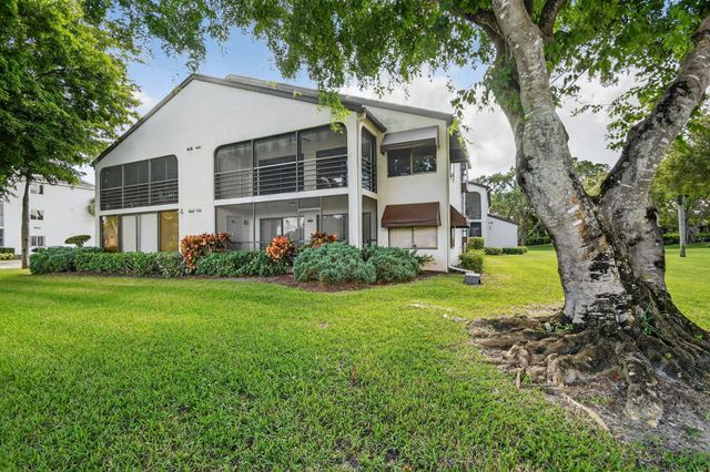 5040 Rose Hill Drive 206, Boynton Beach, FL 33437