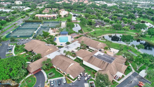 5040 Rose Hill Drive 206, Boynton Beach, FL 33437