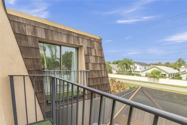 465 E Waverly Place 8B, Vero Beach, FL 32960