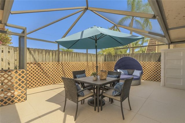 465 E Waverly Place 8B, Vero Beach, FL 32960