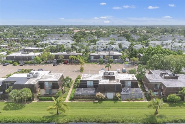 465 E Waverly Place 8B, Vero Beach, FL 32960