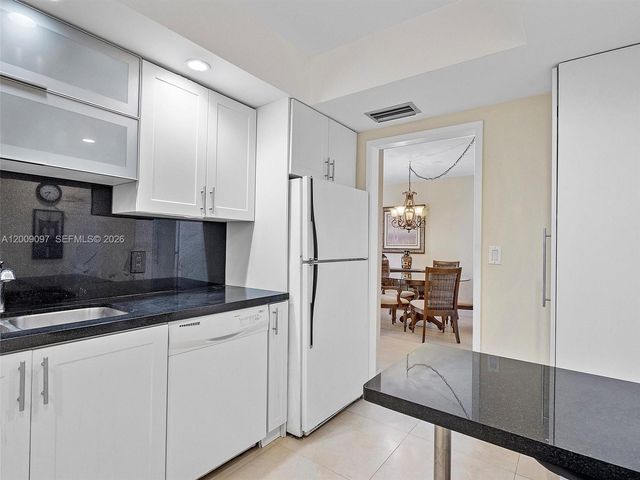 400 Kings Point Dr 229, Sunny Isles Beach, FL 33160