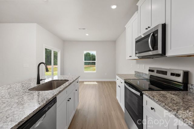 6610 Fairford Drive, Charlotte, NC 28215