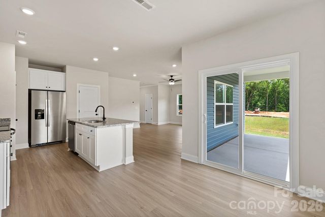 6610 Fairford Drive, Charlotte, NC 28215