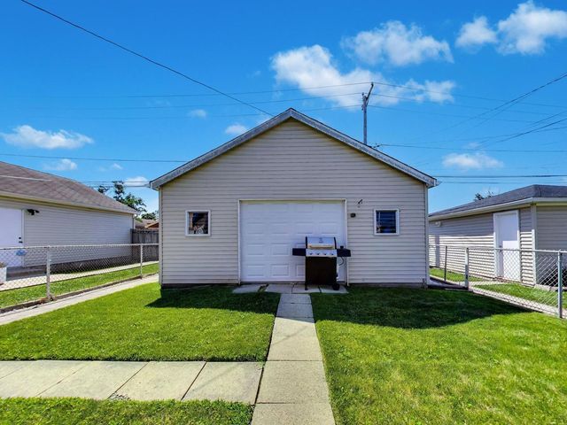 5110 S Nagle Avenue, Chicago, IL 60638