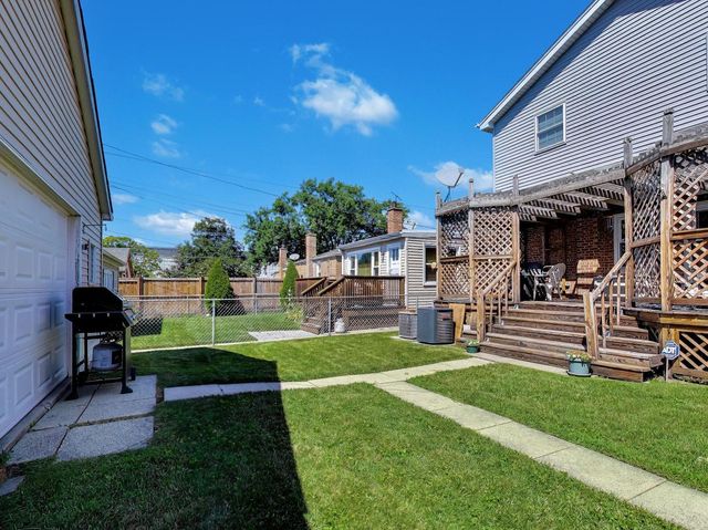 5110 S Nagle Avenue, Chicago, IL 60638