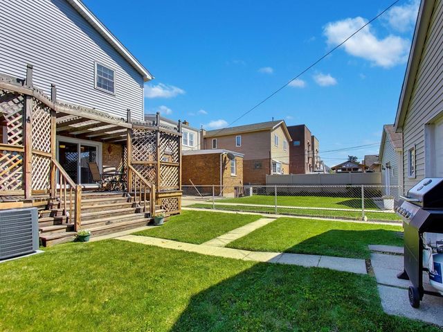 5110 S Nagle Avenue, Chicago, IL 60638